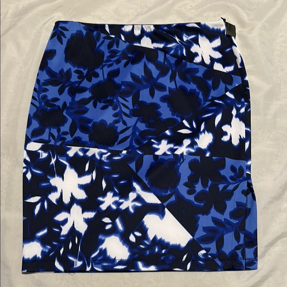 NWT Relativity Floral Skirt Sz L